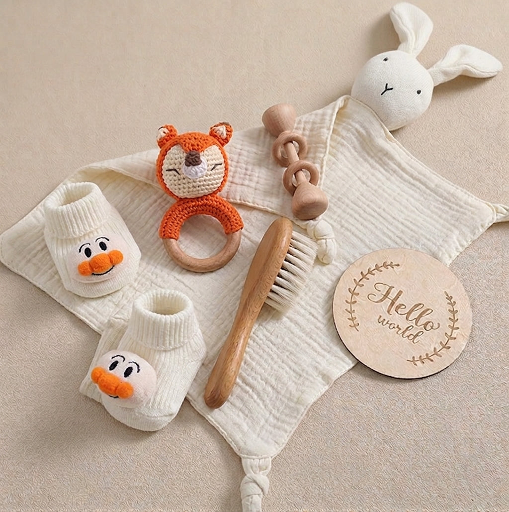 Set de Regalo Infantil con Toalla y Sonajero de Conejito